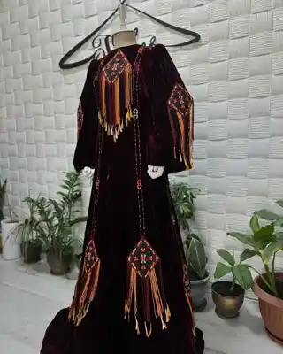 Türkmen fasonlar pombarh fasonlar Fasonlar 2025 fasonlar fason moda modalar Bezen bezen Türkmen fasonlar 2026 Türkmen fasonlar 2025 Türkmen fasonlar 2024 Türkmen fasonlar 2023 turkmenistan türkmenistan turkmen türkmen ashgabat  asgabat aşgabat balkan mary lebap dashoguz dasoguz daşoguz pombarh ponbarhat gulyupek gülýüpek stapel ştapel Gralan Çüýdeşen Abaýa Gadymy Krep Gurultaý 	Keteni Ýüpek Şifon Gipýur Lyon Welwet Atlas Kaşemir Streýç Suzana Ştapel Gülýüpek Pombarh Ýupka Gursakça Aksesuarlar Palto Penjek Okuw eşik Fata Sport eşik Uniforma Nakidka Öýme Şarf kompýuter ýaka ýaglyk Arenda köýnek 2nji el köýnek Taýyn köýnek Matalar Milli lybas milli lybaslar Toý köýnek Toý köýnekler toy koynek toy koynekler gundelik koynekler Gündelik	 
 köýnekler fata koynek Modern taze fason Eskiz koynektm turkmenkoynek türkmenkoynek fason moda moda fasonlar Iş eşik el iş	sada	ýakaly ýakasyz	keşdeli biserli	ýeňli giň nagyşly ýüregi açyk stoýka ýaka ýanly kombinasiýa 	zerli üsti aşak guşakly seçekli gysga ýeňli Panbarhat (Pombarh) Toý köýnek ýakaly, seçekli  Goýy-gyzyl