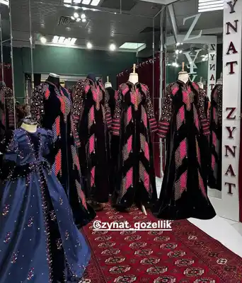 Türkmen fasonlar pombarh fasonlar Fasonlar 2025 fasonlar fason moda modalar Bezen bezen Türkmen fasonlar 2026 Türkmen fasonlar 2025 Türkmen fasonlar 2024 Türkmen fasonlar 2023 turkmenistan türkmenistan turkmen türkmen ashgabat  asgabat aşgabat balkan mary lebap dashoguz dasoguz daşoguz pombarh ponbarhat gulyupek gülýüpek stapel ştapel Gralan Çüýdeşen Abaýa Gadymy Krep Gurultaý 	Keteni Ýüpek Şifon Gipýur Lyon Welwet Atlas Kaşemir Streýç Suzana Ştapel Gülýüpek Pombarh Ýupka Gursakça Aksesuarlar Palto Penjek Okuw eşik Fata Sport eşik Uniforma Nakidka Öýme Şarf kompýuter ýaka ýaglyk Arenda köýnek 2nji el köýnek Taýyn köýnek Matalar Milli lybas milli lybaslar Toý köýnek Toý köýnekler toy koynek toy koynekler gundelik koynekler Gündelik	 
 köýnekler fata koynek Modern taze fason Eskiz koynektm turkmenkoynek türkmenkoynek fason moda moda fasonlar Iş eşik el iş	sada	ýakaly ýakasyz	keşdeli biserli	ýeňli giň nagyşly ýüregi açyk stoýka ýaka ýanly kombinasiýa 	zerli üsti aşak guşakly seçekli gysga ýeňli Panbarhat (Pombarh) Toý köýnek el iş, ýakaly, ýeňli, giň, nagyşly 17-25, 26-35 Gülgüne, Gyzyl, Goýy-gök yaz, gysh