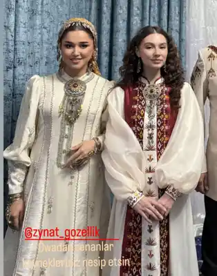 Türkmen fasonlar pombarh fasonlar Fasonlar 2025 fasonlar fason moda modalar Bezen bezen Türkmen fasonlar 2026 Türkmen fasonlar 2025 Türkmen fasonlar 2024 Türkmen fasonlar 2023 turkmenistan türkmenistan turkmen türkmen ashgabat  asgabat aşgabat balkan mary lebap dashoguz dasoguz daşoguz pombarh ponbarhat gulyupek gülýüpek stapel ştapel Gralan Çüýdeşen Abaýa Gadymy Krep Gurultaý 	Keteni Ýüpek Şifon Gipýur Lyon Welwet Atlas Kaşemir Streýç Suzana Ştapel Gülýüpek Pombarh Ýupka Gursakça Aksesuarlar Palto Penjek Okuw eşik Fata Sport eşik Uniforma Nakidka Öýme Şarf kompýuter ýaka ýaglyk Arenda köýnek 2nji el köýnek Taýyn köýnek Matalar Milli lybas milli lybaslar Toý köýnek Toý köýnekler toy koynek toy koynekler gundelik koynekler Gündelik	 
 köýnekler fata koynek Modern taze fason Eskiz koynektm turkmenkoynek türkmenkoynek fason moda moda fasonlar Iş eşik el iş	sada	ýakaly ýakasyz	keşdeli biserli	ýeňli giň nagyşly ýüregi açyk stoýka ýaka ýanly kombinasiýa 	zerli üsti aşak guşakly seçekli gysga ýeňli el iş, ýakasyz, ýeňli, giň 17-25, 26-35 Ak, Bežewyý yaz, tomus, guyz