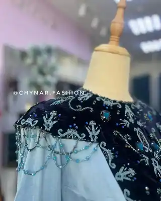 Türkmen fasonlar pombarh fasonlar Fasonlar 2025 fasonlar fason moda modalar Bezen bezen Türkmen fasonlar 2026 Türkmen fasonlar 2025 Türkmen fasonlar 2024 Türkmen fasonlar 2023 turkmenistan türkmenistan turkmen türkmen ashgabat  asgabat aşgabat balkan mary lebap dashoguz dasoguz daşoguz pombarh ponbarhat gulyupek gülýüpek stapel ştapel Gralan Çüýdeşen Abaýa Gadymy Krep Gurultaý 	Keteni Ýüpek Şifon Gipýur Lyon Welwet Atlas Kaşemir Streýç Suzana Ştapel Gülýüpek Pombarh Ýupka Gursakça Aksesuarlar Palto Penjek Okuw eşik Fata Sport eşik Uniforma Nakidka Öýme Şarf kompýuter ýaka ýaglyk Arenda köýnek 2nji el köýnek Taýyn köýnek Matalar Milli lybas milli lybaslar Toý köýnek Toý köýnekler toy koynek toy koynekler gundelik koynekler Gündelik	 
 köýnekler fata koynek Modern taze fason Eskiz koynektm turkmenkoynek türkmenkoynek fason moda moda fasonlar Iş eşik el iş	sada	ýakaly ýakasyz	keşdeli biserli	ýeňli giň nagyşly ýüregi açyk stoýka ýaka ýanly kombinasiýa 	zerli üsti aşak guşakly seçekli gysga ýeňli Toý köýnek   Gara, Gök