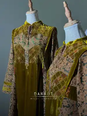 Türkmen fasonlar pombarh fasonlar Fasonlar 2025 fasonlar fason moda modalar Bezen bezen Türkmen fasonlar 2026 Türkmen fasonlar 2025 Türkmen fasonlar 2024 Türkmen fasonlar 2023 turkmenistan türkmenistan turkmen türkmen ashgabat  asgabat aşgabat balkan mary lebap dashoguz dasoguz daşoguz pombarh ponbarhat gulyupek gülýüpek stapel ştapel Gralan Çüýdeşen Abaýa Gadymy Krep Gurultaý 	Keteni Ýüpek Şifon Gipýur Lyon Welwet Atlas Kaşemir Streýç Suzana Ştapel Gülýüpek Pombarh Ýupka Gursakça Aksesuarlar Palto Penjek Okuw eşik Fata Sport eşik Uniforma Nakidka Öýme Şarf kompýuter ýaka ýaglyk Arenda köýnek 2nji el köýnek Taýyn köýnek Matalar Milli lybas milli lybaslar Toý köýnek Toý köýnekler toy koynek toy koynekler gundelik koynekler Gündelik	 
 köýnekler fata koynek Modern taze fason Eskiz koynektm turkmenkoynek türkmenkoynek fason moda moda fasonlar Iş eşik el iş	sada	ýakaly ýakasyz	keşdeli biserli	ýeňli giň nagyşly ýüregi açyk stoýka ýaka ýanly kombinasiýa 	zerli üsti aşak guşakly seçekli gysga ýeňli 