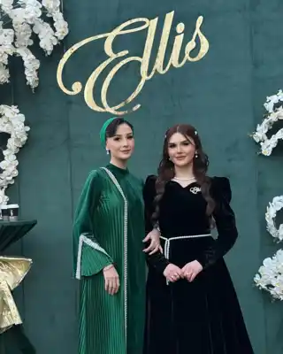 Türkmen fasonlar pombarh fasonlar Fasonlar 2025 fasonlar fason moda modalar Bezen bezen Türkmen fasonlar 2026 Türkmen fasonlar 2025 Türkmen fasonlar 2024 Türkmen fasonlar 2023 turkmenistan türkmenistan turkmen türkmen ashgabat  asgabat aşgabat balkan mary lebap dashoguz dasoguz daşoguz pombarh ponbarhat gulyupek gülýüpek stapel ştapel Gralan Çüýdeşen Abaýa Gadymy Krep Gurultaý 	Keteni Ýüpek Şifon Gipýur Lyon Welwet Atlas Kaşemir Streýç Suzana Ştapel Gülýüpek Pombarh Ýupka Gursakça Aksesuarlar Palto Penjek Okuw eşik Fata Sport eşik Uniforma Nakidka Öýme Şarf kompýuter ýaka ýaglyk Arenda köýnek 2nji el köýnek Taýyn köýnek Matalar Milli lybas milli lybaslar Toý köýnek Toý köýnekler toy koynek toy koynekler gundelik koynekler Gündelik	 
 köýnekler fata koynek Modern taze fason Eskiz koynektm turkmenkoynek türkmenkoynek fason moda moda fasonlar Iş eşik el iş	sada	ýakaly ýakasyz	keşdeli biserli	ýeňli giň nagyşly ýüregi açyk stoýka ýaka ýanly kombinasiýa 	zerli üsti aşak guşakly seçekli gysga ýeňli Gülýüpek, Panbarhat (Pombarh) Toý köýnek sada 17-25, 26-35 Gara, Ýaşyl