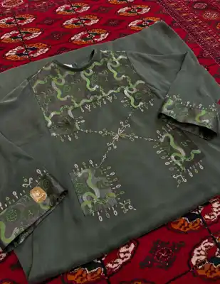 Türkmen fasonlar pombarh fasonlar Fasonlar 2025 fasonlar fason moda modalar Bezen bezen Türkmen fasonlar 2026 Türkmen fasonlar 2025 Türkmen fasonlar 2024 Türkmen fasonlar 2023 turkmenistan türkmenistan turkmen türkmen ashgabat  asgabat aşgabat balkan mary lebap dashoguz dasoguz daşoguz pombarh ponbarhat gulyupek gülýüpek stapel ştapel Gralan Çüýdeşen Abaýa Gadymy Krep Gurultaý 	Keteni Ýüpek Şifon Gipýur Lyon Welwet Atlas Kaşemir Streýç Suzana Ştapel Gülýüpek Pombarh Ýupka Gursakça Aksesuarlar Palto Penjek Okuw eşik Fata Sport eşik Uniforma Nakidka Öýme Şarf kompýuter ýaka ýaglyk Arenda köýnek 2nji el köýnek Taýyn köýnek Matalar Milli lybas milli lybaslar Toý köýnek Toý köýnekler toy koynek toy koynekler gundelik koynekler Gündelik	 
 köýnekler fata koynek Modern taze fason Eskiz koynektm turkmenkoynek türkmenkoynek fason moda moda fasonlar Iş eşik el iş	sada	ýakaly ýakasyz	keşdeli biserli	ýeňli giň nagyşly ýüregi açyk stoýka ýaka ýanly kombinasiýa 	zerli üsti aşak guşakly seçekli gysga ýeňli 