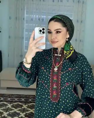 Türkmen fasonlar pombarh fasonlar Fasonlar 2025 fasonlar fason moda modalar Bezen bezen Türkmen fasonlar 2026 Türkmen fasonlar 2025 Türkmen fasonlar 2024 Türkmen fasonlar 2023 turkmenistan türkmenistan turkmen türkmen ashgabat  asgabat aşgabat balkan mary lebap dashoguz dasoguz daşoguz pombarh ponbarhat gulyupek gülýüpek stapel ştapel Gralan Çüýdeşen Abaýa Gadymy Krep Gurultaý 	Keteni Ýüpek Şifon Gipýur Lyon Welwet Atlas Kaşemir Streýç Suzana Ştapel Gülýüpek Pombarh Ýupka Gursakça Aksesuarlar Palto Penjek Okuw eşik Fata Sport eşik Uniforma Nakidka Öýme Şarf kompýuter ýaka ýaglyk Arenda köýnek 2nji el köýnek Taýyn köýnek Matalar Milli lybas milli lybaslar Toý köýnek Toý köýnekler toy koynek toy koynekler gundelik koynekler Gündelik	 
 köýnekler fata koynek Modern taze fason Eskiz koynektm turkmenkoynek türkmenkoynek fason moda moda fasonlar Iş eşik el iş	sada	ýakaly ýakasyz	keşdeli biserli	ýeňli giň nagyşly ýüregi açyk stoýka ýaka ýanly kombinasiýa 	zerli üsti aşak guşakly seçekli gysga ýeňli Ştapel Gündelik el iş, giň  Goýy-ýaşyl