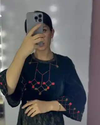 Türkmen fasonlar pombarh fasonlar Fasonlar 2025 fasonlar fason moda modalar Bezen bezen Türkmen fasonlar 2026 Türkmen fasonlar 2025 Türkmen fasonlar 2024 Türkmen fasonlar 2023 turkmenistan türkmenistan turkmen türkmen ashgabat  asgabat aşgabat balkan mary lebap dashoguz dasoguz daşoguz pombarh ponbarhat gulyupek gülýüpek stapel ştapel Gralan Çüýdeşen Abaýa Gadymy Krep Gurultaý 	Keteni Ýüpek Şifon Gipýur Lyon Welwet Atlas Kaşemir Streýç Suzana Ştapel Gülýüpek Pombarh Ýupka Gursakça Aksesuarlar Palto Penjek Okuw eşik Fata Sport eşik Uniforma Nakidka Öýme Şarf kompýuter ýaka ýaglyk Arenda köýnek 2nji el köýnek Taýyn köýnek Matalar Milli lybas milli lybaslar Toý köýnek Toý köýnekler toy koynek toy koynekler gundelik koynekler Gündelik	 
 köýnekler fata koynek Modern taze fason Eskiz koynektm turkmenkoynek türkmenkoynek fason moda moda fasonlar Iş eşik el iş	sada	ýakaly ýakasyz	keşdeli biserli	ýeňli giň nagyşly ýüregi açyk stoýka ýaka ýanly kombinasiýa 	zerli üsti aşak guşakly seçekli gysga ýeňli Panbarhat (Pombarh) Toý köýnek el iş, keşdeli, sada, ýakaly, ýeňli 17-25, 26-35 Gara, Goýy-gök yaz Taýyn köýnek