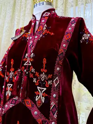 Türkmen fasonlar pombarh fasonlar Fasonlar 2025 fasonlar fason moda modalar Bezen bezen Türkmen fasonlar 2026 Türkmen fasonlar 2025 Türkmen fasonlar 2024 Türkmen fasonlar 2023 turkmenistan türkmenistan turkmen türkmen ashgabat  asgabat aşgabat balkan mary lebap dashoguz dasoguz daşoguz pombarh ponbarhat gulyupek gülýüpek stapel ştapel Gralan Çüýdeşen Abaýa Gadymy Krep Gurultaý 	Keteni Ýüpek Şifon Gipýur Lyon Welwet Atlas Kaşemir Streýç Suzana Ştapel Gülýüpek Pombarh Ýupka Gursakça Aksesuarlar Palto Penjek Okuw eşik Fata Sport eşik Uniforma Nakidka Öýme Şarf kompýuter ýaka ýaglyk Arenda köýnek 2nji el köýnek Taýyn köýnek Matalar Milli lybas milli lybaslar Toý köýnek Toý köýnekler toy koynek toy koynekler gundelik koynekler Gündelik	 
 köýnekler fata koynek Modern taze fason Eskiz koynektm turkmenkoynek türkmenkoynek fason moda moda fasonlar Iş eşik el iş	sada	ýakaly ýakasyz	keşdeli biserli	ýeňli giň nagyşly ýüregi açyk stoýka ýaka ýanly kombinasiýa 	zerli üsti aşak guşakly seçekli gysga ýeňli Panbarhat (Pombarh) Toý köýnek, Milli lybas, Uçurym köýnek el iş, keşdeli, ýakaly, ýeňli, giň, nagyşly 17-25, 26-35, 35+ Goýy-gyzyl guyz