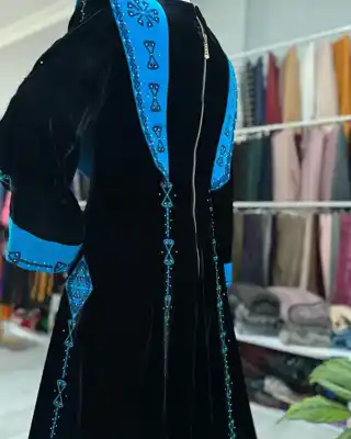 Türkmen fasonlar pombarh fasonlar Fasonlar 2025 fasonlar fason moda modalar Bezen bezen Türkmen fasonlar 2026 Türkmen fasonlar 2025 Türkmen fasonlar 2024 Türkmen fasonlar 2023 turkmenistan türkmenistan turkmen türkmen ashgabat  asgabat aşgabat balkan mary lebap dashoguz dasoguz daşoguz pombarh ponbarhat gulyupek gülýüpek stapel ştapel Gralan Çüýdeşen Abaýa Gadymy Krep Gurultaý 	Keteni Ýüpek Şifon Gipýur Lyon Welwet Atlas Kaşemir Streýç Suzana Ştapel Gülýüpek Pombarh Ýupka Gursakça Aksesuarlar Palto Penjek Okuw eşik Fata Sport eşik Uniforma Nakidka Öýme Şarf kompýuter ýaka ýaglyk Arenda köýnek 2nji el köýnek Taýyn köýnek Matalar Milli lybas milli lybaslar Toý köýnek Toý köýnekler toy koynek toy koynekler gundelik koynekler Gündelik	 
 köýnekler fata koynek Modern taze fason Eskiz koynektm turkmenkoynek türkmenkoynek fason moda moda fasonlar Iş eşik el iş	sada	ýakaly ýakasyz	keşdeli biserli	ýeňli giň nagyşly ýüregi açyk stoýka ýaka ýanly kombinasiýa 	zerli üsti aşak guşakly seçekli gysga ýeňli el iş  Gara, Gök