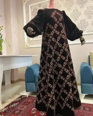 Türkmen fasonlar pombarh fasonlar Fasonlar 2025 fasonlar fason moda modalar Bezen bezen Türkmen fasonlar 2026 Türkmen fasonlar 2025 Türkmen fasonlar 2024 Türkmen fasonlar 2023 turkmenistan türkmenistan turkmen türkmen ashgabat  asgabat aşgabat balkan mary lebap dashoguz dasoguz daşoguz pombarh ponbarhat gulyupek gülýüpek stapel ştapel Gralan Çüýdeşen Abaýa Gadymy Krep Gurultaý 	Keteni Ýüpek Şifon Gipýur Lyon Welwet Atlas Kaşemir Streýç Suzana Ştapel Gülýüpek Pombarh Ýupka Gursakça Aksesuarlar Palto Penjek Okuw eşik Fata Sport eşik Uniforma Nakidka Öýme Şarf kompýuter ýaka ýaglyk Arenda köýnek 2nji el köýnek Taýyn köýnek Matalar Milli lybas milli lybaslar Toý köýnek Toý köýnekler toy koynek toy koynekler gundelik koynekler Gündelik	 
 köýnekler fata koynek Modern taze fason Eskiz koynektm turkmenkoynek türkmenkoynek fason moda moda fasonlar Iş eşik el iş	sada	ýakaly ýakasyz	keşdeli biserli	ýeňli giň nagyşly ýüregi açyk stoýka ýaka ýanly kombinasiýa 	zerli üsti aşak guşakly seçekli gysga ýeňli Panbarhat (Pombarh) Toý köýnek