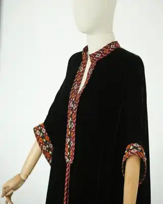 Türkmen fasonlar pombarh fasonlar Fasonlar 2025 fasonlar fason moda modalar Bezen bezen Türkmen fasonlar 2026 Türkmen fasonlar 2025 Türkmen fasonlar 2024 Türkmen fasonlar 2023 turkmenistan türkmenistan turkmen türkmen ashgabat  asgabat aşgabat balkan mary lebap dashoguz dasoguz daşoguz pombarh ponbarhat gulyupek gülýüpek stapel ştapel Gralan Çüýdeşen Abaýa Gadymy Krep Gurultaý 	Keteni Ýüpek Şifon Gipýur Lyon Welwet Atlas Kaşemir Streýç Suzana Ştapel Gülýüpek Pombarh Ýupka Gursakça Aksesuarlar Palto Penjek Okuw eşik Fata Sport eşik Uniforma Nakidka Öýme Şarf kompýuter ýaka ýaglyk Arenda köýnek 2nji el köýnek Taýyn köýnek Matalar Milli lybas milli lybaslar Toý köýnek Toý köýnekler toy koynek toy koynekler gundelik koynekler Gündelik	 
 köýnekler fata koynek Modern taze fason Eskiz koynektm turkmenkoynek türkmenkoynek fason moda moda fasonlar Iş eşik el iş	sada	ýakaly ýakasyz	keşdeli biserli	ýeňli giň nagyşly ýüregi açyk stoýka ýaka ýanly kombinasiýa 	zerli üsti aşak guşakly seçekli gysga ýeňli Panbarhat (Pombarh) Toý köýnek el iş, keşdeli, ýakaly, ýanly, gysga ýeňli, giň, nagyşly 17-25, 26-35 Gara yaz, tomus, guyz Taýyn köýnek