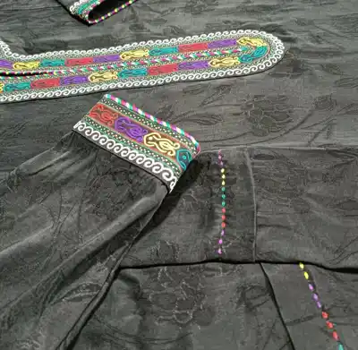 Türkmen fasonlar pombarh fasonlar Fasonlar 2025 fasonlar fason moda modalar Bezen bezen Türkmen fasonlar 2026 Türkmen fasonlar 2025 Türkmen fasonlar 2024 Türkmen fasonlar 2023 turkmenistan türkmenistan turkmen türkmen ashgabat  asgabat aşgabat balkan mary lebap dashoguz dasoguz daşoguz pombarh ponbarhat gulyupek gülýüpek stapel ştapel Gralan Çüýdeşen Abaýa Gadymy Krep Gurultaý 	Keteni Ýüpek Şifon Gipýur Lyon Welwet Atlas Kaşemir Streýç Suzana Ştapel Gülýüpek Pombarh Ýupka Gursakça Aksesuarlar Palto Penjek Okuw eşik Fata Sport eşik Uniforma Nakidka Öýme Şarf kompýuter ýaka ýaglyk Arenda köýnek 2nji el köýnek Taýyn köýnek Matalar Milli lybas milli lybaslar Toý köýnek Toý köýnekler toy koynek toy koynekler gundelik koynekler Gündelik	 
 köýnekler fata koynek Modern taze fason Eskiz koynektm turkmenkoynek türkmenkoynek fason moda moda fasonlar Iş eşik el iş	sada	ýakaly ýakasyz	keşdeli biserli	ýeňli giň nagyşly ýüregi açyk stoýka ýaka ýanly kombinasiýa 	zerli üsti aşak guşakly seçekli gysga ýeňli Ştapel, Gülýüpek Gündelik el iş, keşdeli, ýakaly, ýeňli, giň 17-25, 26-35 Goýy-çal tomus, guyz