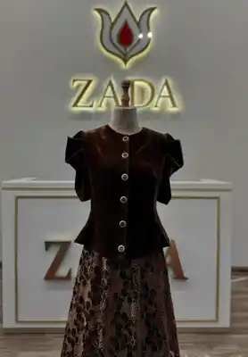 Türkmen fasonlar pombarh fasonlar Fasonlar 2025 fasonlar fason moda modalar Bezen bezen Türkmen fasonlar 2026 Türkmen fasonlar 2025 Türkmen fasonlar 2024 Türkmen fasonlar 2023 turkmenistan türkmenistan turkmen türkmen ashgabat  asgabat aşgabat balkan mary lebap dashoguz dasoguz daşoguz pombarh ponbarhat gulyupek gülýüpek stapel ştapel Gralan Çüýdeşen Abaýa Gadymy Krep Gurultaý 	Keteni Ýüpek Şifon Gipýur Lyon Welwet Atlas Kaşemir Streýç Suzana Ştapel Gülýüpek Pombarh Ýupka Gursakça Aksesuarlar Palto Penjek Okuw eşik Fata Sport eşik Uniforma Nakidka Öýme Şarf kompýuter ýaka ýaglyk Arenda köýnek 2nji el köýnek Taýyn köýnek Matalar Milli lybas milli lybaslar Toý köýnek Toý köýnekler toy koynek toy koynekler gundelik koynekler Gündelik	 
 köýnekler fata koynek Modern taze fason Eskiz koynektm turkmenkoynek türkmenkoynek fason moda moda fasonlar Iş eşik el iş	sada	ýakaly ýakasyz	keşdeli biserli	ýeňli giň nagyşly ýüregi açyk stoýka ýaka ýanly kombinasiýa 	zerli üsti aşak guşakly seçekli gysga ýeňli 