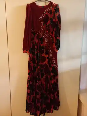 Türkmen fasonlar pombarh fasonlar Fasonlar 2025 fasonlar fason moda modalar Bezen bezen Türkmen fasonlar 2026 Türkmen fasonlar 2025 Türkmen fasonlar 2024 Türkmen fasonlar 2023 turkmenistan türkmenistan turkmen türkmen ashgabat  asgabat aşgabat balkan mary lebap dashoguz dasoguz daşoguz pombarh ponbarhat gulyupek gülýüpek stapel ştapel Gralan Çüýdeşen Abaýa Gadymy Krep Gurultaý 	Keteni Ýüpek Şifon Gipýur Lyon Welwet Atlas Kaşemir Streýç Suzana Ştapel Gülýüpek Pombarh Ýupka Gursakça Aksesuarlar Palto Penjek Okuw eşik Fata Sport eşik Uniforma Nakidka Öýme Şarf kompýuter ýaka ýaglyk Arenda köýnek 2nji el köýnek Taýyn köýnek Matalar Milli lybas milli lybaslar Toý köýnek Toý köýnekler toy koynek toy koynekler gundelik koynekler Gündelik	 
 köýnekler fata koynek Modern taze fason Eskiz koynektm turkmenkoynek türkmenkoynek fason moda moda fasonlar Iş eşik el iş	sada	ýakaly ýakasyz	keşdeli biserli	ýeňli giň nagyşly ýüregi açyk stoýka ýaka ýanly kombinasiýa 	zerli üsti aşak guşakly seçekli gysga ýeňli Panbarhat (Pombarh), Tulky Toý köýnek ýeňli, giň, kombinasiýa, 4 iňňe ýaka 17-25, 26-35 Goýy-gyzyl yaz, tomus, guyz 2nji el