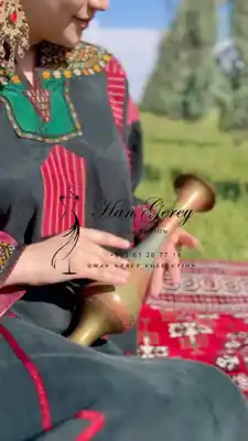 Türkmen fasonlar pombarh fasonlar Fasonlar 2025 fasonlar fason moda modalar Bezen bezen Türkmen fasonlar 2026 Türkmen fasonlar 2025 Türkmen fasonlar 2024 Türkmen fasonlar 2023 turkmenistan türkmenistan turkmen türkmen ashgabat  asgabat aşgabat balkan mary lebap dashoguz dasoguz daşoguz pombarh ponbarhat gulyupek gülýüpek stapel ştapel Gralan Çüýdeşen Abaýa Gadymy Krep Gurultaý 	Keteni Ýüpek Şifon Gipýur Lyon Welwet Atlas Kaşemir Streýç Suzana Ştapel Gülýüpek Pombarh Ýupka Gursakça Aksesuarlar Palto Penjek Okuw eşik Fata Sport eşik Uniforma Nakidka Öýme Şarf kompýuter ýaka ýaglyk Arenda köýnek 2nji el köýnek Taýyn köýnek Matalar Milli lybas milli lybaslar Toý köýnek Toý köýnekler toy koynek toy koynekler gundelik koynekler Gündelik	 
 köýnekler fata koynek Modern taze fason Eskiz koynektm turkmenkoynek türkmenkoynek fason moda moda fasonlar Iş eşik el iş	sada	ýakaly ýakasyz	keşdeli biserli	ýeňli giň nagyşly ýüregi açyk stoýka ýaka ýanly kombinasiýa 	zerli üsti aşak guşakly seçekli gysga ýeňli Gülýüpek Toý köýnek el iş, ýakaly  Goýy-gyzyl, Goýy-çal