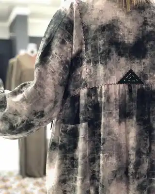 Türkmen fasonlar pombarh fasonlar Fasonlar 2025 fasonlar fason moda modalar Bezen bezen Türkmen fasonlar 2026 Türkmen fasonlar 2025 Türkmen fasonlar 2024 Türkmen fasonlar 2023 turkmenistan türkmenistan turkmen türkmen ashgabat  asgabat aşgabat balkan mary lebap dashoguz dasoguz daşoguz pombarh ponbarhat gulyupek gülýüpek stapel ştapel Gralan Çüýdeşen Abaýa Gadymy Krep Gurultaý 	Keteni Ýüpek Şifon Gipýur Lyon Welwet Atlas Kaşemir Streýç Suzana Ştapel Gülýüpek Pombarh Ýupka Gursakça Aksesuarlar Palto Penjek Okuw eşik Fata Sport eşik Uniforma Nakidka Öýme Şarf kompýuter ýaka ýaglyk Arenda köýnek 2nji el köýnek Taýyn köýnek Matalar Milli lybas milli lybaslar Toý köýnek Toý köýnekler toy koynek toy koynekler gundelik koynekler Gündelik	 
 köýnekler fata koynek Modern taze fason Eskiz koynektm turkmenkoynek türkmenkoynek fason moda moda fasonlar Iş eşik el iş	sada	ýakaly ýakasyz	keşdeli biserli	ýeňli giň nagyşly ýüregi açyk stoýka ýaka ýanly kombinasiýa 	zerli üsti aşak guşakly seçekli gysga ýeňli Lyon Gündelik ýeňli, giň 17-25, 26-35 Gara, Çal, Kümüş tomus