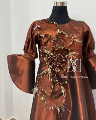 Türkmen fasonlar pombarh fasonlar Fasonlar 2025 fasonlar fason moda modalar Bezen bezen Türkmen fasonlar 2026 Türkmen fasonlar 2025 Türkmen fasonlar 2024 Türkmen fasonlar 2023 turkmenistan türkmenistan turkmen türkmen ashgabat  asgabat aşgabat balkan mary lebap dashoguz dasoguz daşoguz pombarh ponbarhat gulyupek gülýüpek stapel ştapel Gralan Çüýdeşen Abaýa Gadymy Krep Gurultaý 	Keteni Ýüpek Şifon Gipýur Lyon Welwet Atlas Kaşemir Streýç Suzana Ştapel Gülýüpek Pombarh Ýupka Gursakça Aksesuarlar Palto Penjek Okuw eşik Fata Sport eşik Uniforma Nakidka Öýme Şarf kompýuter ýaka ýaglyk Arenda köýnek 2nji el köýnek Taýyn köýnek Matalar Milli lybas milli lybaslar Toý köýnek Toý köýnekler toy koynek toy koynekler gundelik koynekler Gündelik	 
 köýnekler fata koynek Modern taze fason Eskiz koynektm turkmenkoynek türkmenkoynek fason moda moda fasonlar Iş eşik el iş	sada	ýakaly ýakasyz	keşdeli biserli	ýeňli giň nagyşly ýüregi açyk stoýka ýaka ýanly kombinasiýa 	zerli üsti aşak guşakly seçekli gysga ýeňli Şantu Toý köýnek el iş, ýakasyz, giň 26-35 Goňur yaz, tomus, guyz