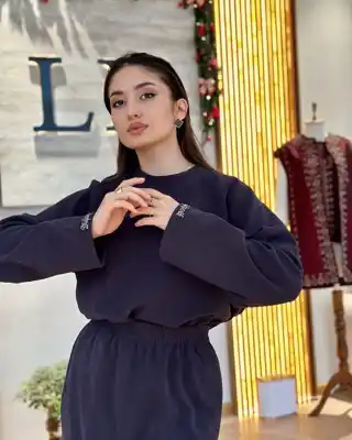 Türkmen fasonlar pombarh fasonlar Fasonlar 2025 fasonlar fason moda modalar Bezen bezen Türkmen fasonlar 2026 Türkmen fasonlar 2025 Türkmen fasonlar 2024 Türkmen fasonlar 2023 turkmenistan türkmenistan turkmen türkmen ashgabat  asgabat aşgabat balkan mary lebap dashoguz dasoguz daşoguz pombarh ponbarhat gulyupek gülýüpek stapel ştapel Gralan Çüýdeşen Abaýa Gadymy Krep Gurultaý 	Keteni Ýüpek Şifon Gipýur Lyon Welwet Atlas Kaşemir Streýç Suzana Ştapel Gülýüpek Pombarh Ýupka Gursakça Aksesuarlar Palto Penjek Okuw eşik Fata Sport eşik Uniforma Nakidka Öýme Şarf kompýuter ýaka ýaglyk Arenda köýnek 2nji el köýnek Taýyn köýnek Matalar Milli lybas milli lybaslar Toý köýnek Toý köýnekler toy koynek toy koynekler gundelik koynekler Gündelik	 
 köýnekler fata koynek Modern taze fason Eskiz koynektm turkmenkoynek türkmenkoynek fason moda moda fasonlar Iş eşik el iş	sada	ýakaly ýakasyz	keşdeli biserli	ýeňli giň nagyşly ýüregi açyk stoýka ýaka ýanly kombinasiýa 	zerli üsti aşak guşakly seçekli gysga ýeňli Gündelik