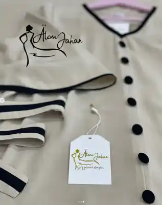 Türkmen fasonlar pombarh fasonlar Fasonlar 2025 fasonlar fason moda modalar Bezen bezen Türkmen fasonlar 2026 Türkmen fasonlar 2025 Türkmen fasonlar 2024 Türkmen fasonlar 2023 turkmenistan türkmenistan turkmen türkmen ashgabat  asgabat aşgabat balkan mary lebap dashoguz dasoguz daşoguz pombarh ponbarhat gulyupek gülýüpek stapel ştapel Gralan Çüýdeşen Abaýa Gadymy Krep Gurultaý 	Keteni Ýüpek Şifon Gipýur Lyon Welwet Atlas Kaşemir Streýç Suzana Ştapel Gülýüpek Pombarh Ýupka Gursakça Aksesuarlar Palto Penjek Okuw eşik Fata Sport eşik Uniforma Nakidka Öýme Şarf kompýuter ýaka ýaglyk Arenda köýnek 2nji el köýnek Taýyn köýnek Matalar Milli lybas milli lybaslar Toý köýnek Toý köýnekler toy koynek toy koynekler gundelik koynekler Gündelik	 
 köýnekler fata koynek Modern taze fason Eskiz koynektm turkmenkoynek türkmenkoynek fason moda moda fasonlar Iş eşik el iş	sada	ýakaly ýakasyz	keşdeli biserli	ýeňli giň nagyşly ýüregi açyk stoýka ýaka ýanly kombinasiýa 	zerli üsti aşak guşakly seçekli gysga ýeňli Ştapel Gündelik ýakasyz, gysga ýeňli, giň 17-25, 26-35 Bežewyý yaz, tomus, guyz Taýyn köýnek