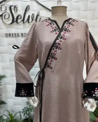 Türkmen fasonlar pombarh fasonlar Fasonlar 2025 fasonlar fason moda modalar Bezen bezen Türkmen fasonlar 2026 Türkmen fasonlar 2025 Türkmen fasonlar 2024 Türkmen fasonlar 2023 turkmenistan türkmenistan turkmen türkmen ashgabat  asgabat aşgabat balkan mary lebap dashoguz dasoguz daşoguz pombarh ponbarhat gulyupek gülýüpek stapel ştapel Gralan Çüýdeşen Abaýa Gadymy Krep Gurultaý 	Keteni Ýüpek Şifon Gipýur Lyon Welwet Atlas Kaşemir Streýç Suzana Ştapel Gülýüpek Pombarh Ýupka Gursakça Aksesuarlar Palto Penjek Okuw eşik Fata Sport eşik Uniforma Nakidka Öýme Şarf kompýuter ýaka ýaglyk Arenda köýnek 2nji el köýnek Taýyn köýnek Matalar Milli lybas milli lybaslar Toý köýnek Toý köýnekler toy koynek toy koynekler gundelik koynekler Gündelik	 
 köýnekler fata koynek Modern taze fason Eskiz koynektm turkmenkoynek türkmenkoynek fason moda moda fasonlar Iş eşik el iş	sada	ýakaly ýakasyz	keşdeli biserli	ýeňli giň nagyşly ýüregi açyk stoýka ýaka ýanly kombinasiýa 	zerli üsti aşak guşakly seçekli gysga ýeňli Gündelik, Modern el iş, sada, nagyşly  Gara, Wizon