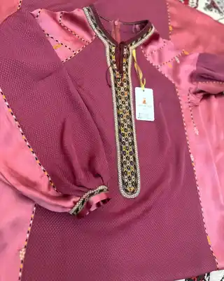 Türkmen fasonlar pombarh fasonlar Fasonlar 2025 fasonlar fason moda modalar Bezen bezen Türkmen fasonlar 2026 Türkmen fasonlar 2025 Türkmen fasonlar 2024 Türkmen fasonlar 2023 turkmenistan türkmenistan turkmen türkmen ashgabat  asgabat aşgabat balkan mary lebap dashoguz dasoguz daşoguz pombarh ponbarhat gulyupek gülýüpek stapel ştapel Gralan Çüýdeşen Abaýa Gadymy Krep Gurultaý 	Keteni Ýüpek Şifon Gipýur Lyon Welwet Atlas Kaşemir Streýç Suzana Ştapel Gülýüpek Pombarh Ýupka Gursakça Aksesuarlar Palto Penjek Okuw eşik Fata Sport eşik Uniforma Nakidka Öýme Şarf kompýuter ýaka ýaglyk Arenda köýnek 2nji el köýnek Taýyn köýnek Matalar Milli lybas milli lybaslar Toý köýnek Toý köýnekler toy koynek toy koynekler gundelik koynekler Gündelik	 
 köýnekler fata koynek Modern taze fason Eskiz koynektm turkmenkoynek türkmenkoynek fason moda moda fasonlar Iş eşik el iş	sada	ýakaly ýakasyz	keşdeli biserli	ýeňli giň nagyşly ýüregi açyk stoýka ýaka ýanly kombinasiýa 	zerli üsti aşak guşakly seçekli gysga ýeňli Atlas Toý köýnek el iş, keşdeli  Goýy-gyzyl  Taýyn köýnek