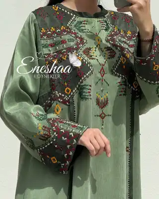 Türkmen fasonlar pombarh fasonlar Fasonlar 2025 fasonlar fason moda modalar Bezen bezen Türkmen fasonlar 2026 Türkmen fasonlar 2025 Türkmen fasonlar 2024 Türkmen fasonlar 2023 turkmenistan türkmenistan turkmen türkmen ashgabat  asgabat aşgabat balkan mary lebap dashoguz dasoguz daşoguz pombarh ponbarhat gulyupek gülýüpek stapel ştapel Gralan Çüýdeşen Abaýa Gadymy Krep Gurultaý 	Keteni Ýüpek Şifon Gipýur Lyon Welwet Atlas Kaşemir Streýç Suzana Ştapel Gülýüpek Pombarh Ýupka Gursakça Aksesuarlar Palto Penjek Okuw eşik Fata Sport eşik Uniforma Nakidka Öýme Şarf kompýuter ýaka ýaglyk Arenda köýnek 2nji el köýnek Taýyn köýnek Matalar Milli lybas milli lybaslar Toý köýnek Toý köýnekler toy koynek toy koynekler gundelik koynekler Gündelik	 
 köýnekler fata koynek Modern taze fason Eskiz koynektm turkmenkoynek türkmenkoynek fason moda moda fasonlar Iş eşik el iş	sada	ýakaly ýakasyz	keşdeli biserli	ýeňli giň nagyşly ýüregi açyk stoýka ýaka ýanly kombinasiýa 	zerli üsti aşak guşakly seçekli gysga ýeňli Gülýüpek Toý köýnek el iş, ýakaly, ýeňli, giň, nagyşly 17-25, 26-35, 35+ Haki, Ýaşyl yaz, tomus, guyz