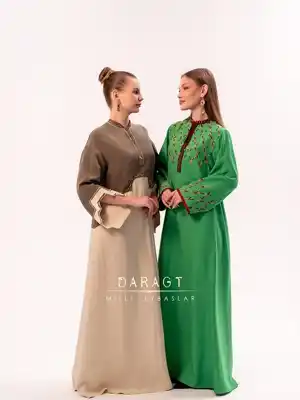 Türkmen fasonlar pombarh fasonlar Fasonlar 2025 fasonlar fason moda modalar Bezen bezen Türkmen fasonlar 2026 Türkmen fasonlar 2025 Türkmen fasonlar 2024 Türkmen fasonlar 2023 turkmenistan türkmenistan turkmen türkmen ashgabat  asgabat aşgabat balkan mary lebap dashoguz dasoguz daşoguz pombarh ponbarhat gulyupek gülýüpek stapel ştapel Gralan Çüýdeşen Abaýa Gadymy Krep Gurultaý 	Keteni Ýüpek Şifon Gipýur Lyon Welwet Atlas Kaşemir Streýç Suzana Ştapel Gülýüpek Pombarh Ýupka Gursakça Aksesuarlar Palto Penjek Okuw eşik Fata Sport eşik Uniforma Nakidka Öýme Şarf kompýuter ýaka ýaglyk Arenda köýnek 2nji el köýnek Taýyn köýnek Matalar Milli lybas milli lybaslar Toý köýnek Toý köýnekler toy koynek toy koynekler gundelik koynekler Gündelik	 
 köýnekler fata koynek Modern taze fason Eskiz koynektm turkmenkoynek türkmenkoynek fason moda moda fasonlar Iş eşik el iş	sada	ýakaly ýakasyz	keşdeli biserli	ýeňli giň nagyşly ýüregi açyk stoýka ýaka ýanly kombinasiýa 	zerli üsti aşak guşakly seçekli gysga ýeňli Gülýüpek Gündelik, Milli lybas el iş, keşdeli, ýakaly, ýeňli, gysga ýeňli, giň, nagyşly 17-25, 26-35 Bežewyý, Ýaşyl, Wizon yaz, tomus, guyz