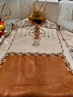 Türkmen fasonlar pombarh fasonlar Fasonlar 2025 fasonlar fason moda modalar Bezen bezen Türkmen fasonlar 2026 Türkmen fasonlar 2025 Türkmen fasonlar 2024 Türkmen fasonlar 2023 turkmenistan türkmenistan turkmen türkmen ashgabat  asgabat aşgabat balkan mary lebap dashoguz dasoguz daşoguz pombarh ponbarhat gulyupek gülýüpek stapel ştapel Gralan Çüýdeşen Abaýa Gadymy Krep Gurultaý 	Keteni Ýüpek Şifon Gipýur Lyon Welwet Atlas Kaşemir Streýç Suzana Ştapel Gülýüpek Pombarh Ýupka Gursakça Aksesuarlar Palto Penjek Okuw eşik Fata Sport eşik Uniforma Nakidka Öýme Şarf kompýuter ýaka ýaglyk Arenda köýnek 2nji el köýnek Taýyn köýnek Matalar Milli lybas milli lybaslar Toý köýnek Toý köýnekler toy koynek toy koynekler gundelik koynekler Gündelik	 
 köýnekler fata koynek Modern taze fason Eskiz koynektm turkmenkoynek türkmenkoynek fason moda moda fasonlar Iş eşik el iş	sada	ýakaly ýakasyz	keşdeli biserli	ýeňli giň nagyşly ýüregi açyk stoýka ýaka ýanly kombinasiýa 	zerli üsti aşak guşakly seçekli gysga ýeňli Gülýüpek Gündelik, Iş eşik el iş, ýakaly, ýeňli, giň, nagyşly 26-35 Bežewyý, Goňur yaz, tomus, guyz