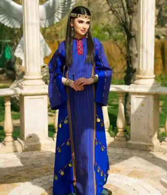 Türkmen fasonlar pombarh fasonlar Fasonlar 2025 fasonlar fason moda modalar Bezen bezen Türkmen fasonlar 2026 Türkmen fasonlar 2025 Türkmen fasonlar 2024 Türkmen fasonlar 2023 turkmenistan türkmenistan turkmen türkmen ashgabat  asgabat aşgabat balkan mary lebap dashoguz dasoguz daşoguz pombarh ponbarhat gulyupek gülýüpek stapel ştapel Gralan Çüýdeşen Abaýa Gadymy Krep Gurultaý 	Keteni Ýüpek Şifon Gipýur Lyon Welwet Atlas Kaşemir Streýç Suzana Ştapel Gülýüpek Pombarh Ýupka Gursakça Aksesuarlar Palto Penjek Okuw eşik Fata Sport eşik Uniforma Nakidka Öýme Şarf kompýuter ýaka ýaglyk Arenda köýnek 2nji el köýnek Taýyn köýnek Matalar Milli lybas milli lybaslar Toý köýnek Toý köýnekler toy koynek toy koynekler gundelik koynekler Gündelik	 
 köýnekler fata koynek Modern taze fason Eskiz koynektm turkmenkoynek türkmenkoynek fason moda moda fasonlar Iş eşik el iş	sada	ýakaly ýakasyz	keşdeli biserli	ýeňli giň nagyşly ýüregi açyk stoýka ýaka ýanly kombinasiýa 	zerli üsti aşak guşakly seçekli gysga ýeňli Keteni Toý köýnek, Milli lybas el iş, keşdeli, ýeňli, nagyşly 12-16, 17-25, 26-35 Goýy-gyzyl, Goýy-gök