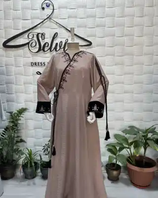 Türkmen fasonlar pombarh fasonlar Fasonlar 2025 fasonlar fason moda modalar Bezen bezen Türkmen fasonlar 2026 Türkmen fasonlar 2025 Türkmen fasonlar 2024 Türkmen fasonlar 2023 turkmenistan türkmenistan turkmen türkmen ashgabat  asgabat aşgabat balkan mary lebap dashoguz dasoguz daşoguz pombarh ponbarhat gulyupek gülýüpek stapel ştapel Gralan Çüýdeşen Abaýa Gadymy Krep Gurultaý 	Keteni Ýüpek Şifon Gipýur Lyon Welwet Atlas Kaşemir Streýç Suzana Ştapel Gülýüpek Pombarh Ýupka Gursakça Aksesuarlar Palto Penjek Okuw eşik Fata Sport eşik Uniforma Nakidka Öýme Şarf kompýuter ýaka ýaglyk Arenda köýnek 2nji el köýnek Taýyn köýnek Matalar Milli lybas milli lybaslar Toý köýnek Toý köýnekler toy koynek toy koynekler gundelik koynekler Gündelik	 
 köýnekler fata koynek Modern taze fason Eskiz koynektm turkmenkoynek türkmenkoynek fason moda moda fasonlar Iş eşik el iş	sada	ýakaly ýakasyz	keşdeli biserli	ýeňli giň nagyşly ýüregi açyk stoýka ýaka ýanly kombinasiýa 	zerli üsti aşak guşakly seçekli gysga ýeňli Gündelik, Modern el iş, sada, nagyşly  Gara, Wizon