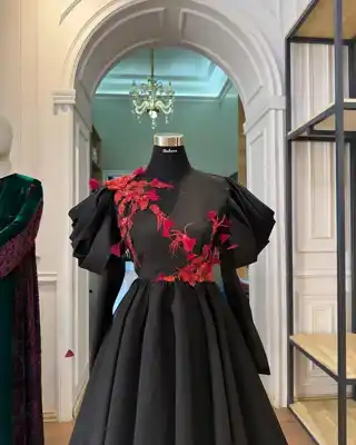 Türkmen fasonlar pombarh fasonlar Fasonlar 2025 fasonlar fason moda modalar Bezen bezen Türkmen fasonlar 2026 Türkmen fasonlar 2025 Türkmen fasonlar 2024 Türkmen fasonlar 2023 turkmenistan türkmenistan turkmen türkmen ashgabat  asgabat aşgabat balkan mary lebap dashoguz dasoguz daşoguz pombarh ponbarhat gulyupek gülýüpek stapel ştapel Gralan Çüýdeşen Abaýa Gadymy Krep Gurultaý 	Keteni Ýüpek Şifon Gipýur Lyon Welwet Atlas Kaşemir Streýç Suzana Ştapel Gülýüpek Pombarh Ýupka Gursakça Aksesuarlar Palto Penjek Okuw eşik Fata Sport eşik Uniforma Nakidka Öýme Şarf kompýuter ýaka ýaglyk Arenda köýnek 2nji el köýnek Taýyn köýnek Matalar Milli lybas milli lybaslar Toý köýnek Toý köýnekler toy koynek toy koynekler gundelik koynekler Gündelik	 
 köýnekler fata koynek Modern taze fason Eskiz koynektm turkmenkoynek türkmenkoynek fason moda moda fasonlar Iş eşik el iş	sada	ýakaly ýakasyz	keşdeli biserli	ýeňli giň nagyşly ýüregi açyk stoýka ýaka ýanly kombinasiýa 	zerli üsti aşak guşakly seçekli gysga ýeňli Toý köýnek el iş, sada, ýakasyz, ýanly, kombinasiýa 26-35, 35+ Gara  Taýyn köýnek