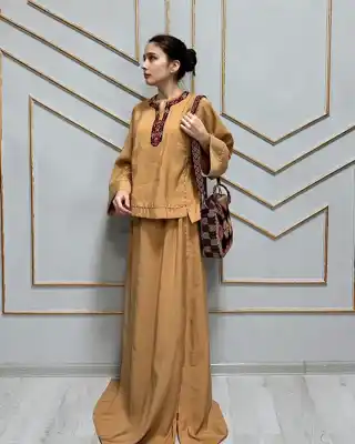 Türkmen fasonlar pombarh fasonlar Fasonlar 2025 fasonlar fason moda modalar Bezen bezen Türkmen fasonlar 2026 Türkmen fasonlar 2025 Türkmen fasonlar 2024 Türkmen fasonlar 2023 turkmenistan türkmenistan turkmen türkmen ashgabat  asgabat aşgabat balkan mary lebap dashoguz dasoguz daşoguz pombarh ponbarhat gulyupek gülýüpek stapel ştapel Gralan Çüýdeşen Abaýa Gadymy Krep Gurultaý 	Keteni Ýüpek Şifon Gipýur Lyon Welwet Atlas Kaşemir Streýç Suzana Ştapel Gülýüpek Pombarh Ýupka Gursakça Aksesuarlar Palto Penjek Okuw eşik Fata Sport eşik Uniforma Nakidka Öýme Şarf kompýuter ýaka ýaglyk Arenda köýnek 2nji el köýnek Taýyn köýnek Matalar Milli lybas milli lybaslar Toý köýnek Toý köýnekler toy koynek toy koynekler gundelik koynekler Gündelik	 
 köýnekler fata koynek Modern taze fason Eskiz koynektm turkmenkoynek türkmenkoynek fason moda moda fasonlar Iş eşik el iş	sada	ýakaly ýakasyz	keşdeli biserli	ýeňli giň nagyşly ýüregi açyk stoýka ýaka ýanly kombinasiýa 	zerli üsti aşak guşakly seçekli gysga ýeňli Gündelik sada  Ak, Çal, Gülgüne, Benewşe, Mämişi, Goýy-gök  Taýyn köýnek