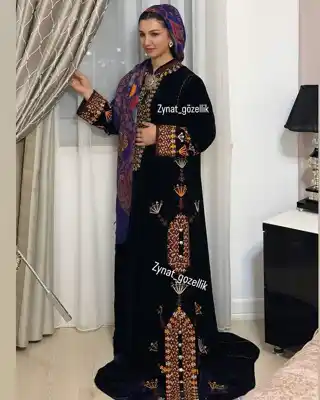 Türkmen fasonlar pombarh fasonlar Fasonlar 2025 fasonlar fason moda modalar Bezen bezen Türkmen fasonlar 2026 Türkmen fasonlar 2025 Türkmen fasonlar 2024 Türkmen fasonlar 2023 turkmenistan türkmenistan turkmen türkmen ashgabat  asgabat aşgabat balkan mary lebap dashoguz dasoguz daşoguz pombarh ponbarhat gulyupek gülýüpek stapel ştapel Gralan Çüýdeşen Abaýa Gadymy Krep Gurultaý 	Keteni Ýüpek Şifon Gipýur Lyon Welwet Atlas Kaşemir Streýç Suzana Ştapel Gülýüpek Pombarh Ýupka Gursakça Aksesuarlar Palto Penjek Okuw eşik Fata Sport eşik Uniforma Nakidka Öýme Şarf kompýuter ýaka ýaglyk Arenda köýnek 2nji el köýnek Taýyn köýnek Matalar Milli lybas milli lybaslar Toý köýnek Toý köýnekler toy koynek toy koynekler gundelik koynekler Gündelik	 
 köýnekler fata koynek Modern taze fason Eskiz koynektm turkmenkoynek türkmenkoynek fason moda moda fasonlar Iş eşik el iş	sada	ýakaly ýakasyz	keşdeli biserli	ýeňli giň nagyşly ýüregi açyk stoýka ýaka ýanly kombinasiýa 	zerli üsti aşak guşakly seçekli gysga ýeňli Panbarhat (Pombarh) Toý köýnek, Milli lybas el iş, keşdeli, ýakaly, ýeňli, giň, nagyşly 26-35, 35+ Gara, Goýy-gök yaz, gysh