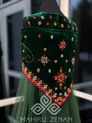 Türkmen fasonlar pombarh fasonlar Fasonlar 2025 fasonlar fason moda modalar Bezen bezen Türkmen fasonlar 2026 Türkmen fasonlar 2025 Türkmen fasonlar 2024 Türkmen fasonlar 2023 turkmenistan türkmenistan turkmen türkmen ashgabat  asgabat aşgabat balkan mary lebap dashoguz dasoguz daşoguz pombarh ponbarhat gulyupek gülýüpek stapel ştapel Gralan Çüýdeşen Abaýa Gadymy Krep Gurultaý 	Keteni Ýüpek Şifon Gipýur Lyon Welwet Atlas Kaşemir Streýç Suzana Ştapel Gülýüpek Pombarh Ýupka Gursakça Aksesuarlar Palto Penjek Okuw eşik Fata Sport eşik Uniforma Nakidka Öýme Şarf kompýuter ýaka ýaglyk Arenda köýnek 2nji el köýnek Taýyn köýnek Matalar Milli lybas milli lybaslar Toý köýnek Toý köýnekler toy koynek toy koynekler gundelik koynekler Gündelik	 
 köýnekler fata koynek Modern taze fason Eskiz koynektm turkmenkoynek türkmenkoynek fason moda moda fasonlar Iş eşik el iş	sada	ýakaly ýakasyz	keşdeli biserli	ýeňli giň nagyşly ýüregi açyk stoýka ýaka ýanly kombinasiýa 	zerli üsti aşak guşakly seçekli gysga ýeňli Keteni Toý köýnek, Modern el iş, biserli  Haki, Gyzyl, Sary, Goýy-ýaşyl