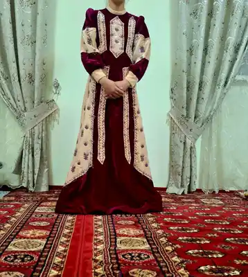 Türkmen fasonlar pombarh fasonlar Fasonlar 2025 fasonlar fason moda modalar Bezen bezen Türkmen fasonlar 2026 Türkmen fasonlar 2025 Türkmen fasonlar 2024 Türkmen fasonlar 2023 turkmenistan türkmenistan turkmen türkmen ashgabat  asgabat aşgabat balkan mary lebap dashoguz dasoguz daşoguz pombarh ponbarhat gulyupek gülýüpek stapel ştapel Gralan Çüýdeşen Abaýa Gadymy Krep Gurultaý 	Keteni Ýüpek Şifon Gipýur Lyon Welwet Atlas Kaşemir Streýç Suzana Ştapel Gülýüpek Pombarh Ýupka Gursakça Aksesuarlar Palto Penjek Okuw eşik Fata Sport eşik Uniforma Nakidka Öýme Şarf kompýuter ýaka ýaglyk Arenda köýnek 2nji el köýnek Taýyn köýnek Matalar Milli lybas milli lybaslar Toý köýnek Toý köýnekler toy koynek toy koynekler gundelik koynekler Gündelik	 
 köýnekler fata koynek Modern taze fason Eskiz koynektm turkmenkoynek türkmenkoynek fason moda moda fasonlar Iş eşik el iş	sada	ýakaly ýakasyz	keşdeli biserli	ýeňli giň nagyşly ýüregi açyk stoýka ýaka ýanly kombinasiýa 	zerli üsti aşak guşakly seçekli gysga ýeňli Panbarhat (Pombarh) Toý köýnek keşdeli, ýakasyz, ýeňli, giň, nagyşly 17-25, 26-35 Bežewyý, Goňur yaz, guyz, gysh 2nji el