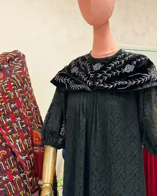 Türkmen fasonlar pombarh fasonlar Fasonlar 2025 fasonlar fason moda modalar Bezen bezen Türkmen fasonlar 2026 Türkmen fasonlar 2025 Türkmen fasonlar 2024 Türkmen fasonlar 2023 turkmenistan türkmenistan turkmen türkmen ashgabat  asgabat aşgabat balkan mary lebap dashoguz dasoguz daşoguz pombarh ponbarhat gulyupek gülýüpek stapel ştapel Gralan Çüýdeşen Abaýa Gadymy Krep Gurultaý 	Keteni Ýüpek Şifon Gipýur Lyon Welwet Atlas Kaşemir Streýç Suzana Ştapel Gülýüpek Pombarh Ýupka Gursakça Aksesuarlar Palto Penjek Okuw eşik Fata Sport eşik Uniforma Nakidka Öýme Şarf kompýuter ýaka ýaglyk Arenda köýnek 2nji el köýnek Taýyn köýnek Matalar Milli lybas milli lybaslar Toý köýnek Toý köýnekler toy koynek toy koynekler gundelik koynekler Gündelik	 
 köýnekler fata koynek Modern taze fason Eskiz koynektm turkmenkoynek türkmenkoynek fason moda moda fasonlar Iş eşik el iş	sada	ýakaly ýakasyz	keşdeli biserli	ýeňli giň nagyşly ýüregi açyk stoýka ýaka ýanly kombinasiýa 	zerli üsti aşak guşakly seçekli gysga ýeňli Şifon  el iş, sada