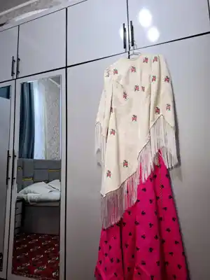 Türkmen fasonlar pombarh fasonlar Fasonlar 2025 fasonlar fason moda modalar Bezen bezen Türkmen fasonlar 2026 Türkmen fasonlar 2025 Türkmen fasonlar 2024 Türkmen fasonlar 2023 turkmenistan türkmenistan turkmen türkmen ashgabat  asgabat aşgabat balkan mary lebap dashoguz dasoguz daşoguz pombarh ponbarhat gulyupek gülýüpek stapel ştapel Gralan Çüýdeşen Abaýa Gadymy Krep Gurultaý 	Keteni Ýüpek Şifon Gipýur Lyon Welwet Atlas Kaşemir Streýç Suzana Ştapel Gülýüpek Pombarh Ýupka Gursakça Aksesuarlar Palto Penjek Okuw eşik Fata Sport eşik Uniforma Nakidka Öýme Şarf kompýuter ýaka ýaglyk Arenda köýnek 2nji el köýnek Taýyn köýnek Matalar Milli lybas milli lybaslar Toý köýnek Toý köýnekler toy koynek toy koynekler gundelik koynekler Gündelik	 
 köýnekler fata koynek Modern taze fason Eskiz koynektm turkmenkoynek türkmenkoynek fason moda moda fasonlar Iş eşik el iş	sada	ýakaly ýakasyz	keşdeli biserli	ýeňli giň nagyşly ýüregi açyk stoýka ýaka ýanly kombinasiýa 	zerli üsti aşak guşakly seçekli gysga ýeňli Ýüň Toý köýnek ýakasyz, ýeňli, giň 17-25, 26-35 Bežewyý, Gülgüne yaz, tomus, guyz 2nji el