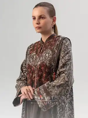 Türkmen fasonlar pombarh fasonlar Fasonlar 2025 fasonlar fason moda modalar Bezen bezen Türkmen fasonlar 2026 Türkmen fasonlar 2025 Türkmen fasonlar 2024 Türkmen fasonlar 2023 turkmenistan türkmenistan turkmen türkmen ashgabat  asgabat aşgabat balkan mary lebap dashoguz dasoguz daşoguz pombarh ponbarhat gulyupek gülýüpek stapel ştapel Gralan Çüýdeşen Abaýa Gadymy Krep Gurultaý 	Keteni Ýüpek Şifon Gipýur Lyon Welwet Atlas Kaşemir Streýç Suzana Ştapel Gülýüpek Pombarh Ýupka Gursakça Aksesuarlar Palto Penjek Okuw eşik Fata Sport eşik Uniforma Nakidka Öýme Şarf kompýuter ýaka ýaglyk Arenda köýnek 2nji el köýnek Taýyn köýnek Matalar Milli lybas milli lybaslar Toý köýnek Toý köýnekler toy koynek toy koynekler gundelik koynekler Gündelik	 
 köýnekler fata koynek Modern taze fason Eskiz koynektm turkmenkoynek türkmenkoynek fason moda moda fasonlar Iş eşik el iş	sada	ýakaly ýakasyz	keşdeli biserli	ýeňli giň nagyşly ýüregi açyk stoýka ýaka ýanly kombinasiýa 	zerli üsti aşak guşakly seçekli gysga ýeňli Gülýüpek Modern, Milli lybas el iş, keşdeli, ýakasyz, ýanly, ýeňli, giň, nagyşly 17-25, 26-35 Çal, Goýy-goňur yaz, tomus, guyz, gysh