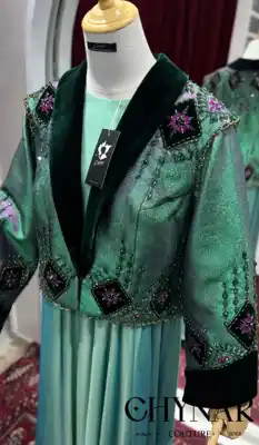 Türkmen fasonlar pombarh fasonlar Fasonlar 2025 fasonlar fason moda modalar Bezen bezen Türkmen fasonlar 2026 Türkmen fasonlar 2025 Türkmen fasonlar 2024 Türkmen fasonlar 2023 turkmenistan türkmenistan turkmen türkmen ashgabat  asgabat aşgabat balkan mary lebap dashoguz dasoguz daşoguz pombarh ponbarhat gulyupek gülýüpek stapel ştapel Gralan Çüýdeşen Abaýa Gadymy Krep Gurultaý 	Keteni Ýüpek Şifon Gipýur Lyon Welwet Atlas Kaşemir Streýç Suzana Ştapel Gülýüpek Pombarh Ýupka Gursakça Aksesuarlar Palto Penjek Okuw eşik Fata Sport eşik Uniforma Nakidka Öýme Şarf kompýuter ýaka ýaglyk Arenda köýnek 2nji el köýnek Taýyn köýnek Matalar Milli lybas milli lybaslar Toý köýnek Toý köýnekler toy koynek toy koynekler gundelik koynekler Gündelik	 
 köýnekler fata koynek Modern taze fason Eskiz koynektm turkmenkoynek türkmenkoynek fason moda moda fasonlar Iş eşik el iş	sada	ýakaly ýakasyz	keşdeli biserli	ýeňli giň nagyşly ýüregi açyk stoýka ýaka ýanly kombinasiýa 	zerli üsti aşak guşakly seçekli gysga ýeňli Şifon Toý köýnek el iş, ýakasyz, ýeňli, giň 17-25, 26-35 Haki, Ýaşyl yaz, tomus, guyz