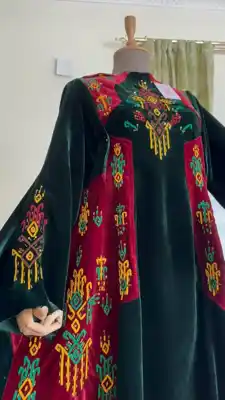 Türkmen fasonlar pombarh fasonlar Fasonlar 2025 fasonlar fason moda modalar Bezen bezen Türkmen fasonlar 2026 Türkmen fasonlar 2025 Türkmen fasonlar 2024 Türkmen fasonlar 2023 turkmenistan türkmenistan turkmen türkmen ashgabat  asgabat aşgabat balkan mary lebap dashoguz dasoguz daşoguz pombarh ponbarhat gulyupek gülýüpek stapel ştapel Gralan Çüýdeşen Abaýa Gadymy Krep Gurultaý 	Keteni Ýüpek Şifon Gipýur Lyon Welwet Atlas Kaşemir Streýç Suzana Ştapel Gülýüpek Pombarh Ýupka Gursakça Aksesuarlar Palto Penjek Okuw eşik Fata Sport eşik Uniforma Nakidka Öýme Şarf kompýuter ýaka ýaglyk Arenda köýnek 2nji el köýnek Taýyn köýnek Matalar Milli lybas milli lybaslar Toý köýnek Toý köýnekler toy koynek toy koynekler gundelik koynekler Gündelik	 
 köýnekler fata koynek Modern taze fason Eskiz koynektm turkmenkoynek türkmenkoynek fason moda moda fasonlar Iş eşik el iş	sada	ýakaly ýakasyz	keşdeli biserli	ýeňli giň nagyşly ýüregi açyk stoýka ýaka ýanly kombinasiýa 	zerli üsti aşak guşakly seçekli gysga ýeňli Toý köýnek el iş, ýakaly  Gara, Goýy-gyzyl