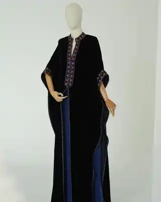 Türkmen fasonlar pombarh fasonlar Fasonlar 2025 fasonlar fason moda modalar Bezen bezen Türkmen fasonlar 2026 Türkmen fasonlar 2025 Türkmen fasonlar 2024 Türkmen fasonlar 2023 turkmenistan türkmenistan turkmen türkmen ashgabat  asgabat aşgabat balkan mary lebap dashoguz dasoguz daşoguz pombarh ponbarhat gulyupek gülýüpek stapel ştapel Gralan Çüýdeşen Abaýa Gadymy Krep Gurultaý 	Keteni Ýüpek Şifon Gipýur Lyon Welwet Atlas Kaşemir Streýç Suzana Ştapel Gülýüpek Pombarh Ýupka Gursakça Aksesuarlar Palto Penjek Okuw eşik Fata Sport eşik Uniforma Nakidka Öýme Şarf kompýuter ýaka ýaglyk Arenda köýnek 2nji el köýnek Taýyn köýnek Matalar Milli lybas milli lybaslar Toý köýnek Toý köýnekler toy koynek toy koynekler gundelik koynekler Gündelik	 
 köýnekler fata koynek Modern taze fason Eskiz koynektm turkmenkoynek türkmenkoynek fason moda moda fasonlar Iş eşik el iş	sada	ýakaly ýakasyz	keşdeli biserli	ýeňli giň nagyşly ýüregi açyk stoýka ýaka ýanly kombinasiýa 	zerli üsti aşak guşakly seçekli gysga ýeňli Panbarhat (Pombarh) Toý köýnek el iş, keşdeli, ýakaly, ýanly, gysga ýeňli, giň, nagyşly 17-25, 26-35 Goýy-gök yaz, tomus, guyz Taýyn köýnek