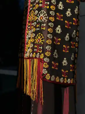 Türkmen fasonlar pombarh fasonlar Fasonlar 2025 fasonlar fason moda modalar Bezen bezen Türkmen fasonlar 2026 Türkmen fasonlar 2025 Türkmen fasonlar 2024 Türkmen fasonlar 2023 turkmenistan türkmenistan turkmen türkmen ashgabat  asgabat aşgabat balkan mary lebap dashoguz dasoguz daşoguz pombarh ponbarhat gulyupek gülýüpek stapel ştapel Gralan Çüýdeşen Abaýa Gadymy Krep Gurultaý 	Keteni Ýüpek Şifon Gipýur Lyon Welwet Atlas Kaşemir Streýç Suzana Ştapel Gülýüpek Pombarh Ýupka Gursakça Aksesuarlar Palto Penjek Okuw eşik Fata Sport eşik Uniforma Nakidka Öýme Şarf kompýuter ýaka ýaglyk Arenda köýnek 2nji el köýnek Taýyn köýnek Matalar Milli lybas milli lybaslar Toý köýnek Toý köýnekler toy koynek toy koynekler gundelik koynekler Gündelik	 
 köýnekler fata koynek Modern taze fason Eskiz koynektm turkmenkoynek türkmenkoynek fason moda moda fasonlar Iş eşik el iş	sada	ýakaly ýakasyz	keşdeli biserli	ýeňli giň nagyşly ýüregi açyk stoýka ýaka ýanly kombinasiýa 	zerli üsti aşak guşakly seçekli gysga ýeňli Keteni  keşdeli, gysga ýeňli, seçekli  Gara, Ak, Goýy-gyzyl, Sary