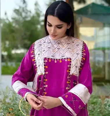 Türkmen fasonlar pombarh fasonlar Fasonlar 2025 fasonlar fason moda modalar Bezen bezen Türkmen fasonlar 2026 Türkmen fasonlar 2025 Türkmen fasonlar 2024 Türkmen fasonlar 2023 turkmenistan türkmenistan turkmen türkmen ashgabat  asgabat aşgabat balkan mary lebap dashoguz dasoguz daşoguz pombarh ponbarhat gulyupek gülýüpek stapel ştapel Gralan Çüýdeşen Abaýa Gadymy Krep Gurultaý 	Keteni Ýüpek Şifon Gipýur Lyon Welwet Atlas Kaşemir Streýç Suzana Ştapel Gülýüpek Pombarh Ýupka Gursakça Aksesuarlar Palto Penjek Okuw eşik Fata Sport eşik Uniforma Nakidka Öýme Şarf kompýuter ýaka ýaglyk Arenda köýnek 2nji el köýnek Taýyn köýnek Matalar Milli lybas milli lybaslar Toý köýnek Toý köýnekler toy koynek toy koynekler gundelik koynekler Gündelik	 
 köýnekler fata koynek Modern taze fason Eskiz koynektm turkmenkoynek türkmenkoynek fason moda moda fasonlar Iş eşik el iş	sada	ýakaly ýakasyz	keşdeli biserli	ýeňli giň nagyşly ýüregi açyk stoýka ýaka ýanly kombinasiýa 	zerli üsti aşak guşakly seçekli gysga ýeňli Gülýüpek Gündelik el iş, keşdeli, ýakasyz, ýeňli, giň 17-25, 26-35 Gülgüne, Gyzyl yaz, tomus, guyz, gysh