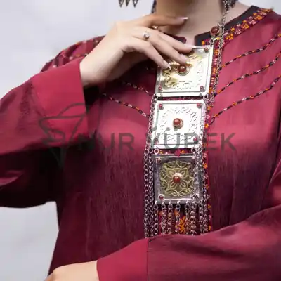 Türkmen fasonlar pombarh fasonlar Fasonlar 2025 fasonlar fason moda modalar Bezen bezen Türkmen fasonlar 2026 Türkmen fasonlar 2025 Türkmen fasonlar 2024 Türkmen fasonlar 2023 turkmenistan türkmenistan turkmen türkmen ashgabat  asgabat aşgabat balkan mary lebap dashoguz dasoguz daşoguz pombarh ponbarhat gulyupek gülýüpek stapel ştapel Gralan Çüýdeşen Abaýa Gadymy Krep Gurultaý 	Keteni Ýüpek Şifon Gipýur Lyon Welwet Atlas Kaşemir Streýç Suzana Ştapel Gülýüpek Pombarh Ýupka Gursakça Aksesuarlar Palto Penjek Okuw eşik Fata Sport eşik Uniforma Nakidka Öýme Şarf kompýuter ýaka ýaglyk Arenda köýnek 2nji el köýnek Taýyn köýnek Matalar Milli lybas milli lybaslar Toý köýnek Toý köýnekler toy koynek toy koynekler gundelik koynekler Gündelik	 
 köýnekler fata koynek Modern taze fason Eskiz koynektm turkmenkoynek türkmenkoynek fason moda moda fasonlar Iş eşik el iş	sada	ýakaly ýakasyz	keşdeli biserli	ýeňli giň nagyşly ýüregi açyk stoýka ýaka ýanly kombinasiýa 	zerli üsti aşak guşakly seçekli gysga ýeňli 