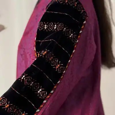 Türkmen fasonlar pombarh fasonlar Fasonlar 2025 fasonlar fason moda modalar Bezen bezen Türkmen fasonlar 2026 Türkmen fasonlar 2025 Türkmen fasonlar 2024 Türkmen fasonlar 2023 turkmenistan türkmenistan turkmen türkmen ashgabat  asgabat aşgabat balkan mary lebap dashoguz dasoguz daşoguz pombarh ponbarhat gulyupek gülýüpek stapel ştapel Gralan Çüýdeşen Abaýa Gadymy Krep Gurultaý 	Keteni Ýüpek Şifon Gipýur Lyon Welwet Atlas Kaşemir Streýç Suzana Ştapel Gülýüpek Pombarh Ýupka Gursakça Aksesuarlar Palto Penjek Okuw eşik Fata Sport eşik Uniforma Nakidka Öýme Şarf kompýuter ýaka ýaglyk Arenda köýnek 2nji el köýnek Taýyn köýnek Matalar Milli lybas milli lybaslar Toý köýnek Toý köýnekler toy koynek toy koynekler gundelik koynekler Gündelik	 
 köýnekler fata koynek Modern taze fason Eskiz koynektm turkmenkoynek türkmenkoynek fason moda moda fasonlar Iş eşik el iş	sada	ýakaly ýakasyz	keşdeli biserli	ýeňli giň nagyşly ýüregi açyk stoýka ýaka ýanly kombinasiýa 	zerli üsti aşak guşakly seçekli gysga ýeňli Ýüpek, Panbarhat (Pombarh) Toý köýnek el iş, keşdeli, ýakaly, ýeňli, giň, zerli 17-25, 26-35 Gara, Goýy-gyzyl, Kümüş yaz