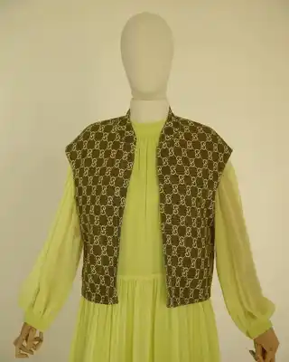 Türkmen fasonlar pombarh fasonlar Fasonlar 2025 fasonlar fason moda modalar Bezen bezen Türkmen fasonlar 2026 Türkmen fasonlar 2025 Türkmen fasonlar 2024 Türkmen fasonlar 2023 turkmenistan türkmenistan turkmen türkmen ashgabat  asgabat aşgabat balkan mary lebap dashoguz dasoguz daşoguz pombarh ponbarhat gulyupek gülýüpek stapel ştapel Gralan Çüýdeşen Abaýa Gadymy Krep Gurultaý 	Keteni Ýüpek Şifon Gipýur Lyon Welwet Atlas Kaşemir Streýç Suzana Ştapel Gülýüpek Pombarh Ýupka Gursakça Aksesuarlar Palto Penjek Okuw eşik Fata Sport eşik Uniforma Nakidka Öýme Şarf kompýuter ýaka ýaglyk Arenda köýnek 2nji el köýnek Taýyn köýnek Matalar Milli lybas milli lybaslar Toý köýnek Toý köýnekler toy koynek toy koynekler gundelik koynekler Gündelik	 
 köýnekler fata koynek Modern taze fason Eskiz koynektm turkmenkoynek türkmenkoynek fason moda moda fasonlar Iş eşik el iş	sada	ýakaly ýakasyz	keşdeli biserli	ýeňli giň nagyşly ýüregi açyk stoýka ýaka ýanly kombinasiýa 	zerli üsti aşak guşakly seçekli gysga ýeňli el iş, ýakasyz, ýeňli, giň 17-25, 26-35 Sary  Penjek, Taýyn köýnek