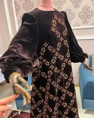 Türkmen fasonlar pombarh fasonlar Fasonlar 2025 fasonlar fason moda modalar Bezen bezen Türkmen fasonlar 2026 Türkmen fasonlar 2025 Türkmen fasonlar 2024 Türkmen fasonlar 2023 turkmenistan türkmenistan turkmen türkmen ashgabat  asgabat aşgabat balkan mary lebap dashoguz dasoguz daşoguz pombarh ponbarhat gulyupek gülýüpek stapel ştapel Gralan Çüýdeşen Abaýa Gadymy Krep Gurultaý 	Keteni Ýüpek Şifon Gipýur Lyon Welwet Atlas Kaşemir Streýç Suzana Ştapel Gülýüpek Pombarh Ýupka Gursakça Aksesuarlar Palto Penjek Okuw eşik Fata Sport eşik Uniforma Nakidka Öýme Şarf kompýuter ýaka ýaglyk Arenda köýnek 2nji el köýnek Taýyn köýnek Matalar Milli lybas milli lybaslar Toý köýnek Toý köýnekler toy koynek toy koynekler gundelik koynekler Gündelik	 
 köýnekler fata koynek Modern taze fason Eskiz koynektm turkmenkoynek türkmenkoynek fason moda moda fasonlar Iş eşik el iş	sada	ýakaly ýakasyz	keşdeli biserli	ýeňli giň nagyşly ýüregi açyk stoýka ýaka ýanly kombinasiýa 	zerli üsti aşak guşakly seçekli gysga ýeňli Panbarhat (Pombarh) Toý köýnek