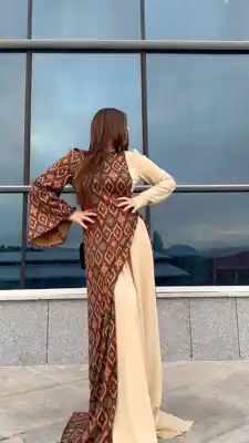 Türkmen fasonlar pombarh fasonlar Fasonlar 2025 fasonlar fason moda modalar Bezen bezen Türkmen fasonlar 2026 Türkmen fasonlar 2025 Türkmen fasonlar 2024 Türkmen fasonlar 2023 turkmenistan türkmenistan turkmen türkmen ashgabat  asgabat aşgabat balkan mary lebap dashoguz dasoguz daşoguz pombarh ponbarhat gulyupek gülýüpek stapel ştapel Gralan Çüýdeşen Abaýa Gadymy Krep Gurultaý 	Keteni Ýüpek Şifon Gipýur Lyon Welwet Atlas Kaşemir Streýç Suzana Ştapel Gülýüpek Pombarh Ýupka Gursakça Aksesuarlar Palto Penjek Okuw eşik Fata Sport eşik Uniforma Nakidka Öýme Şarf kompýuter ýaka ýaglyk Arenda köýnek 2nji el köýnek Taýyn köýnek Matalar Milli lybas milli lybaslar Toý köýnek Toý köýnekler toy koynek toy koynekler gundelik koynekler Gündelik	 
 köýnekler fata koynek Modern taze fason Eskiz koynektm turkmenkoynek türkmenkoynek fason moda moda fasonlar Iş eşik el iş	sada	ýakaly ýakasyz	keşdeli biserli	ýeňli giň nagyşly ýüregi açyk stoýka ýaka ýanly kombinasiýa 	zerli üsti aşak guşakly seçekli gysga ýeňli Panbarhat (Pombarh) Toý köýnek   Bežewyý, Goýy-gyzyl