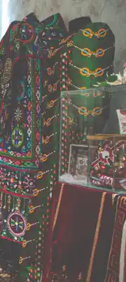 Türkmen fasonlar pombarh fasonlar Fasonlar 2025 fasonlar fason moda modalar Bezen bezen Türkmen fasonlar 2026 Türkmen fasonlar 2025 Türkmen fasonlar 2024 Türkmen fasonlar 2023 turkmenistan türkmenistan turkmen türkmen ashgabat  asgabat aşgabat balkan mary lebap dashoguz dasoguz daşoguz pombarh ponbarhat gulyupek gülýüpek stapel ştapel Gralan Çüýdeşen Abaýa Gadymy Krep Gurultaý 	Keteni Ýüpek Şifon Gipýur Lyon Welwet Atlas Kaşemir Streýç Suzana Ştapel Gülýüpek Pombarh Ýupka Gursakça Aksesuarlar Palto Penjek Okuw eşik Fata Sport eşik Uniforma Nakidka Öýme Şarf kompýuter ýaka ýaglyk Arenda köýnek 2nji el köýnek Taýyn köýnek Matalar Milli lybas milli lybaslar Toý köýnek Toý köýnekler toy koynek toy koynekler gundelik koynekler Gündelik	 
 köýnekler fata koynek Modern taze fason Eskiz koynektm turkmenkoynek türkmenkoynek fason moda moda fasonlar Iş eşik el iş	sada	ýakaly ýakasyz	keşdeli biserli	ýeňli giň nagyşly ýüregi açyk stoýka ýaka ýanly kombinasiýa 	zerli üsti aşak guşakly seçekli gysga ýeňli 