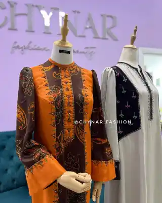 Türkmen fasonlar pombarh fasonlar Fasonlar 2025 fasonlar fason moda modalar Bezen bezen Türkmen fasonlar 2026 Türkmen fasonlar 2025 Türkmen fasonlar 2024 Türkmen fasonlar 2023 turkmenistan türkmenistan turkmen türkmen ashgabat  asgabat aşgabat balkan mary lebap dashoguz dasoguz daşoguz pombarh ponbarhat gulyupek gülýüpek stapel ştapel Gralan Çüýdeşen Abaýa Gadymy Krep Gurultaý 	Keteni Ýüpek Şifon Gipýur Lyon Welwet Atlas Kaşemir Streýç Suzana Ştapel Gülýüpek Pombarh Ýupka Gursakça Aksesuarlar Palto Penjek Okuw eşik Fata Sport eşik Uniforma Nakidka Öýme Şarf kompýuter ýaka ýaglyk Arenda köýnek 2nji el köýnek Taýyn köýnek Matalar Milli lybas milli lybaslar Toý köýnek Toý köýnekler toy koynek toy koynekler gundelik koynekler Gündelik	 
 köýnekler fata koynek Modern taze fason Eskiz koynektm turkmenkoynek türkmenkoynek fason moda moda fasonlar Iş eşik el iş	sada	ýakaly ýakasyz	keşdeli biserli	ýeňli giň nagyşly ýüregi açyk stoýka ýaka ýanly kombinasiýa 	zerli üsti aşak guşakly seçekli gysga ýeňli Ýüpek, Ştapel Gündelik el iş, keşdeli, sada, ýanly, ýeňli, kombinasiýa, nagyşly 17-25, 26-35 Ak, Mämişi, Goňur yaz, tomus, guyz