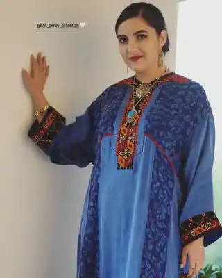 Türkmen fasonlar pombarh fasonlar Fasonlar 2025 fasonlar fason moda modalar Bezen bezen Türkmen fasonlar 2026 Türkmen fasonlar 2025 Türkmen fasonlar 2024 Türkmen fasonlar 2023 turkmenistan türkmenistan turkmen türkmen ashgabat  asgabat aşgabat balkan mary lebap dashoguz dasoguz daşoguz pombarh ponbarhat gulyupek gülýüpek stapel ştapel Gralan Çüýdeşen Abaýa Gadymy Krep Gurultaý 	Keteni Ýüpek Şifon Gipýur Lyon Welwet Atlas Kaşemir Streýç Suzana Ştapel Gülýüpek Pombarh Ýupka Gursakça Aksesuarlar Palto Penjek Okuw eşik Fata Sport eşik Uniforma Nakidka Öýme Şarf kompýuter ýaka ýaglyk Arenda köýnek 2nji el köýnek Taýyn köýnek Matalar Milli lybas milli lybaslar Toý köýnek Toý köýnekler toy koynek toy koynekler gundelik koynekler Gündelik	 
 köýnekler fata koynek Modern taze fason Eskiz koynektm turkmenkoynek türkmenkoynek fason moda moda fasonlar Iş eşik el iş	sada	ýakaly ýakasyz	keşdeli biserli	ýeňli giň nagyşly ýüregi açyk stoýka ýaka ýanly kombinasiýa 	zerli üsti aşak guşakly seçekli gysga ýeňli Gülýüpek, Panbarhat (Pombarh) Toý köýnek el iş, ýakaly  Gök, Goýy-gök