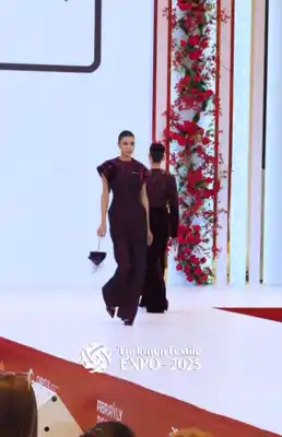 Türkmen fasonlar pombarh fasonlar Fasonlar 2025 fasonlar fason moda modalar Bezen bezen Türkmen fasonlar 2026 Türkmen fasonlar 2025 Türkmen fasonlar 2024 Türkmen fasonlar 2023 turkmenistan türkmenistan turkmen türkmen ashgabat  asgabat aşgabat balkan mary lebap dashoguz dasoguz daşoguz pombarh ponbarhat gulyupek gülýüpek stapel ştapel Gralan Çüýdeşen Abaýa Gadymy Krep Gurultaý 	Keteni Ýüpek Şifon Gipýur Lyon Welwet Atlas Kaşemir Streýç Suzana Ştapel Gülýüpek Pombarh Ýupka Gursakça Aksesuarlar Palto Penjek Okuw eşik Fata Sport eşik Uniforma Nakidka Öýme Şarf kompýuter ýaka ýaglyk Arenda köýnek 2nji el köýnek Taýyn köýnek Matalar Milli lybas milli lybaslar Toý köýnek Toý köýnekler toy koynek toy koynekler gundelik koynekler Gündelik	 
 köýnekler fata koynek Modern taze fason Eskiz koynektm turkmenkoynek türkmenkoynek fason moda moda fasonlar Iş eşik el iş	sada	ýakaly ýakasyz	keşdeli biserli	ýeňli giň nagyşly ýüregi açyk stoýka ýaka ýanly kombinasiýa 	zerli üsti aşak guşakly seçekli gysga ýeňli Panbarhat (Pombarh) Modern TürkmenTextile Expo 2025 26-35 Goýy-gyzyl yaz, guyz